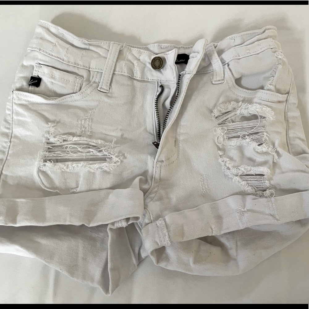 Kancan stretchy white distressed jean shorts 3/25